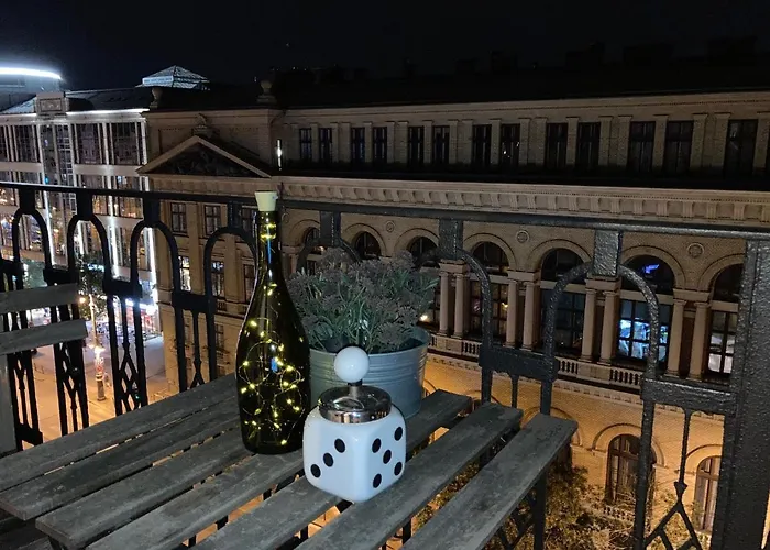 Astoria Balcony *