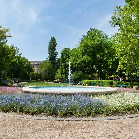 Astoria Balcony アパート *